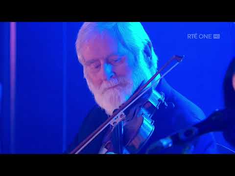 Leaving of Liverpool/Tell Me Ma - Trad Medley | The Late Late Show | RTÉ One