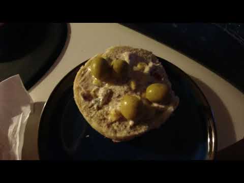 MongoTV_7629 - Min Natmad - MØLLEBOLLE Med TUNSALAT og OLIVEN