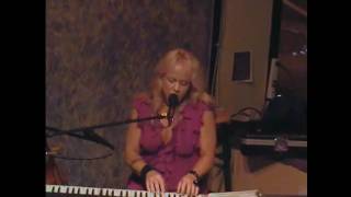 Donna Hughes - Saying Hello To Me.wmv