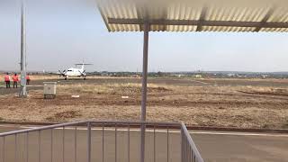 preview picture of video 'Kolhapur airport air Deccan landing of plane'
