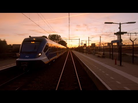 Riding a train into the sunset: Almere Poort - Amsterdam CABVIEW HOLLAND SNG 1jun 2020