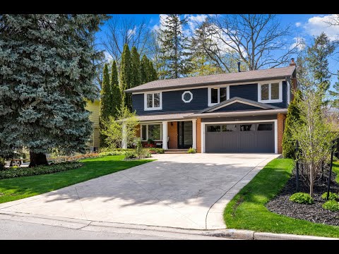 Fully Renovated Downtown, Oakville, ON - Sotheby's International Realty Canada