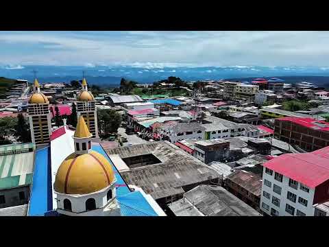 Samana Caldas con Alex Roldan escuchando reggueton