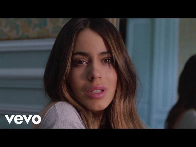 Tini revela su espectacular álbum “TINI TINI TINI”