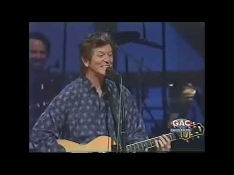 The Notorious Cherry Bombs - It's Hard To Kiss The Lips At Night (Live)