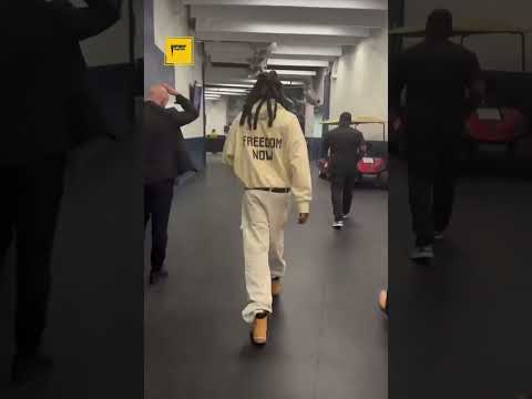Thumbnail for JAY-Z spotted rapping David Banner “Like A Pimp” backstage at the Cowboy Carter tour in Houston 🎥 by Concert, Jay-Z, Queen, NME
