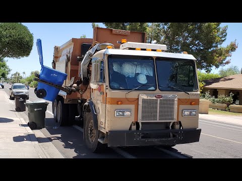 City of Phoenix - More of the 2011 Peterbilt Curbtender 130203