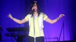 U Got Nothin&#39; On Me- Demi Lovato Live 11.1.09
