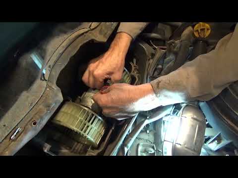 Mercedes-Benz W124 heater blower not working, Part 2 (resistor replacement)