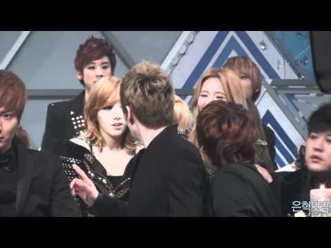 111229 모니터하는 은혁슨배님