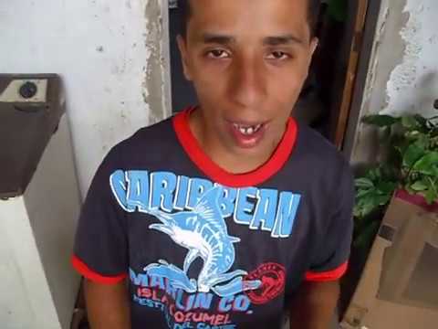 Mc Champions Cantando em Inglês Bruno Mars - Talking To The Moon.