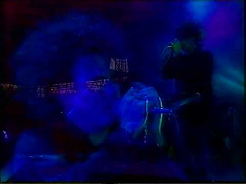 The Cure - Pictures of You (Live 1990)