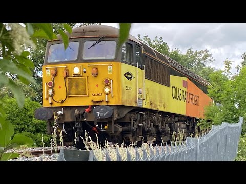 “Peco” 56302 Colas Rail returning empty track flatbeds 12:30 91E Sandsfield Lane bridge 1/6/2025