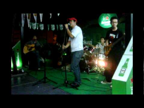 ellips - Sweet Little Pie live at Haineken beer promo