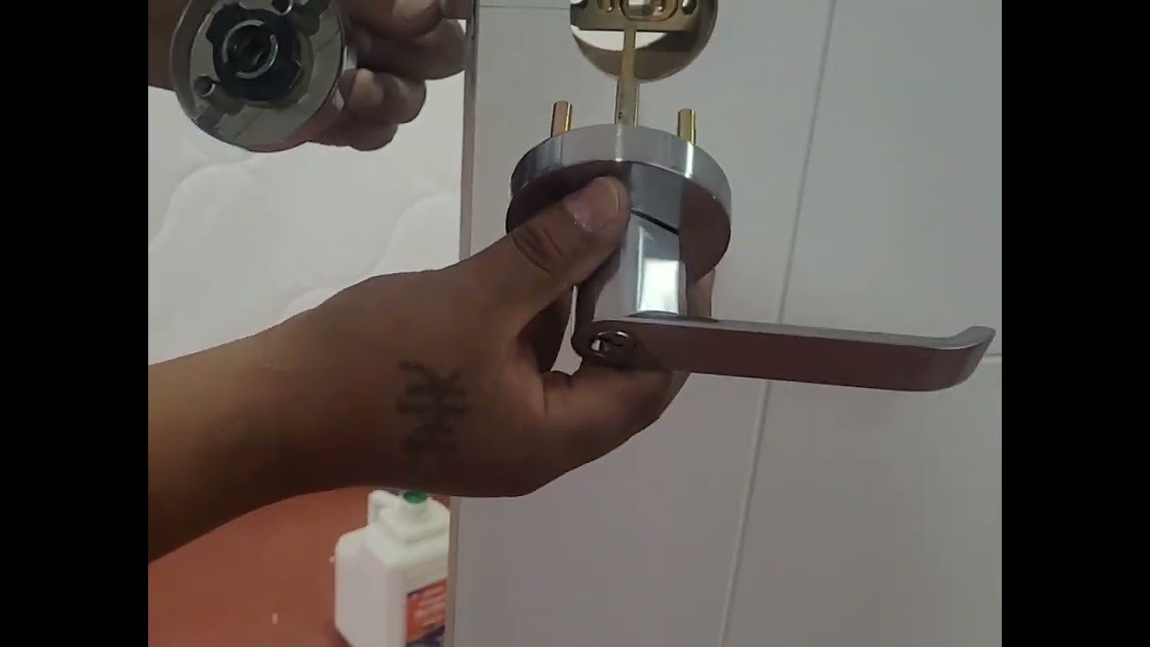 Instalación de chapa de manija