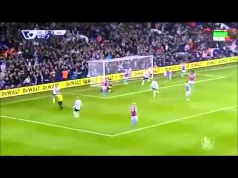 O árbitro Mike Dean comemorou mesmo o gol do Tottenham?