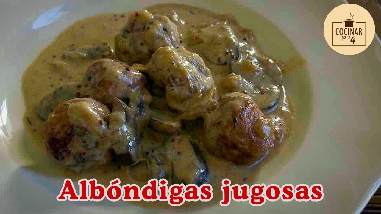 Albóndigas de pollo con champiñones: jugosas y con salsa para mojar pan