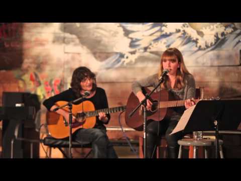 Sophie larsen Album Debut