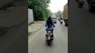 Download lagu Cewek Belajar Motor cepat dan lancar cuma sehari langsung ke jalan raya#shorts mp3