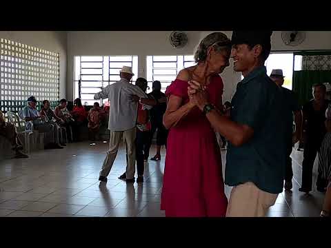 Chico Cearense e Cachorrão animando o forró dos idosos em Valença do Piauí 
