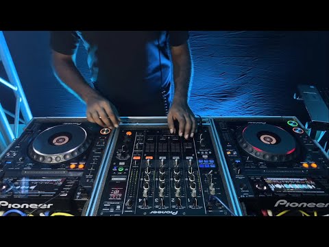 Friday Night Live set on Island Pulse