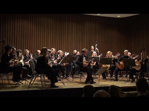 Mülheimer Zupforchester (MZO): Victor Kioulaphides - Broadway '79 für Solo-Mandoline und ZO