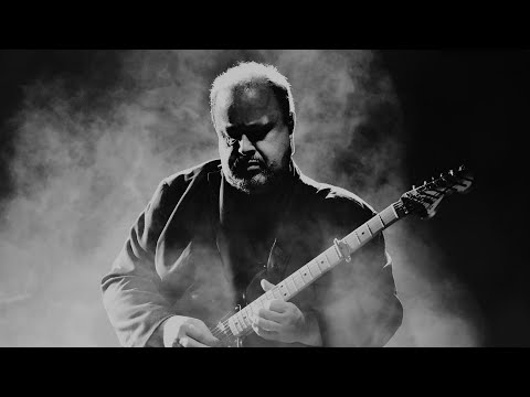 Steve Rothery - Marillion - 30 Fragments of this Romantic Guitar Hero