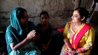 Sukh Sagar Radio's Sadh Sangat helping to the poor lady
