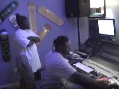 T-PAIN & M.BEEZY  BACK IN TIME CLIP