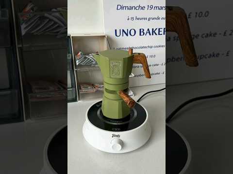 green moka pot, so cool 😎 double valve with thermostat extractor #bincoo #bincoocoffee #mokapot
