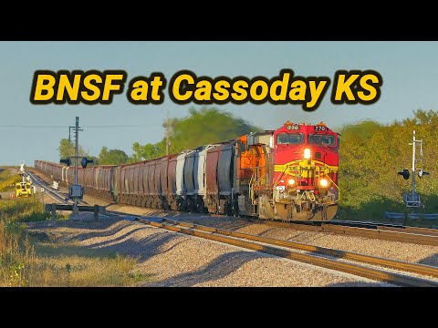 2022-09-24 BNSF Trains at Cassoday KS