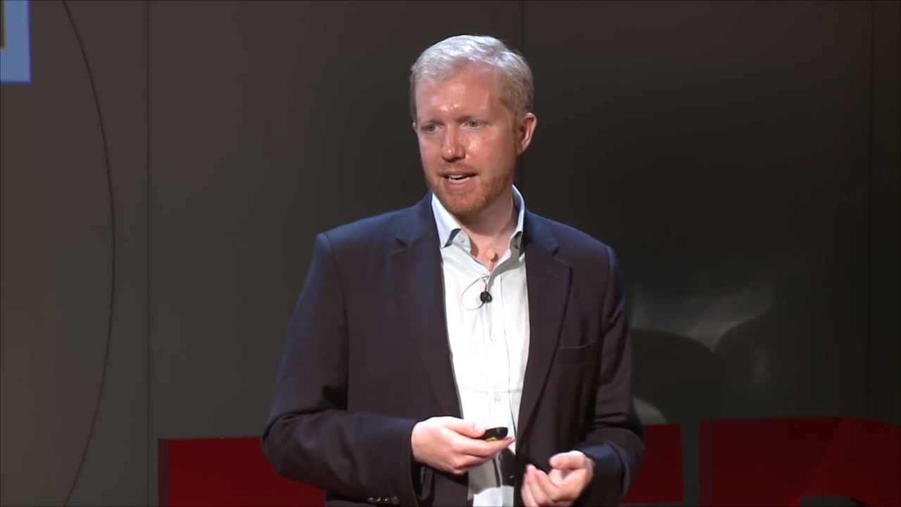 How Vietnam Can Win the Tourism Game | Jason Lusk | TEDxBaDinh