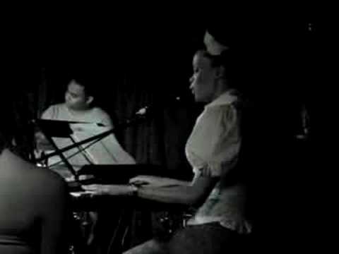 Renee Neufville - Don't Let Me Be Misunderstood / Quiet (Live)