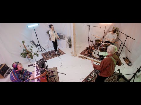 LUV.R & @prodbyfelixhien - RUNAWAY (OFFICIAL LIVESESSION)