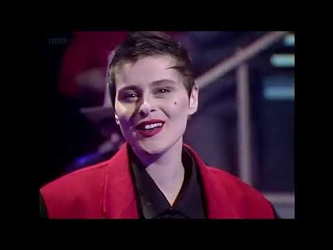Coldcut featuring Lisa Stansfield - People Hold On   (TOTP 1989)