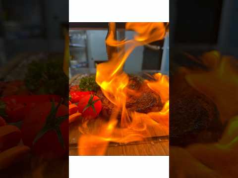 Под красивой подачей можно подразумевать как стиль подачи еды, #еда #chef #повар