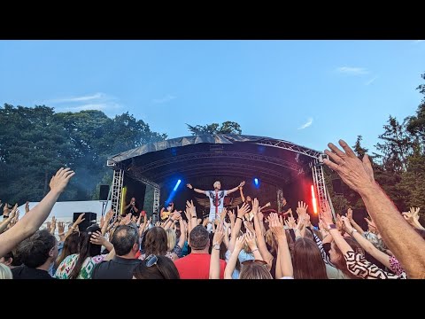 ✨10 year old Jake Collisson rocks Painshill with Rick Parfitt Jnr and the RPJ Band🎸