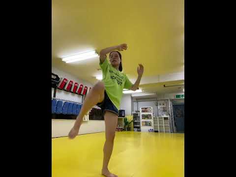 格闘技エクササイズ　KICK OUT 上級コンビネーション