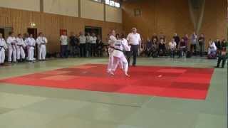 preview picture of video '05 -48kg Nadja G. Judo Bayernliga Frauen 18.03.2012 TSV Altenfurt - TuS Bad Aibling.mpg'