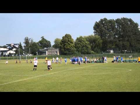 Gol na 0-2 w meczu Clescevia Kleszczewo - Wiara Lecha