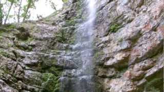 preview picture of video 'Zeleni vir (Schlucht + Wasserfall bei Skrad (Gorski Kotar), Kroatien'