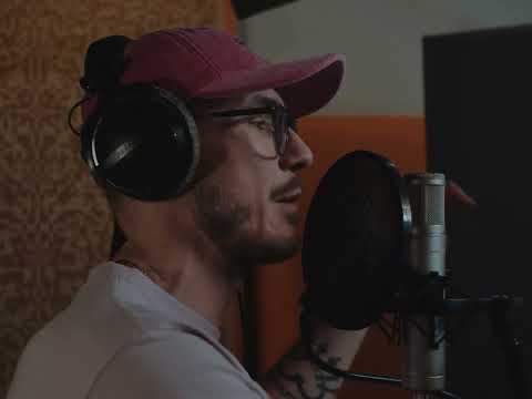 Muzyka Komercyjna: Studio