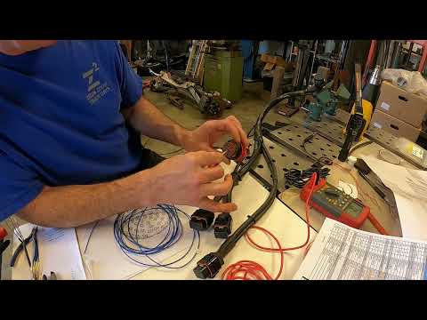 Pinning engine side bulkhead connector