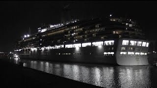 preview picture of video 'ARCADIA zur Lloydwerft Bremerhaven, Eindocken 26.11.2013 (mit Zeitraffer)'