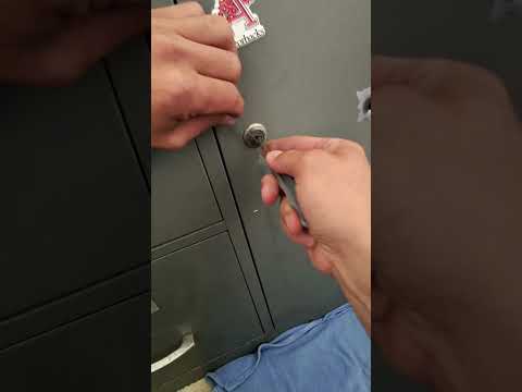 Cabinet safe lockout, quick and easy pick for the cabinet lock #locksmith #lockpick #lockout