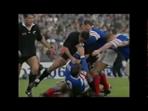 Richard Dourthe and Frank Bunce exchange punches