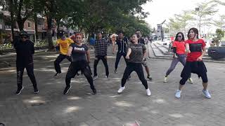 Download lagu Goyang Zumba di Pantai Losari mp3