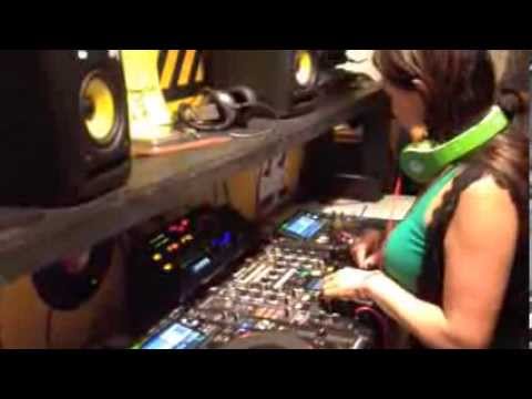 Dj Maya (Oui-R1), live @ DJ SCHOOL MONTREAL - DJVFMRADIO