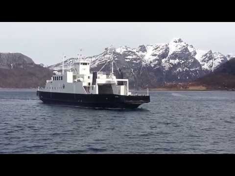 Kjerringøy-ferga dundret i kaia i Misten