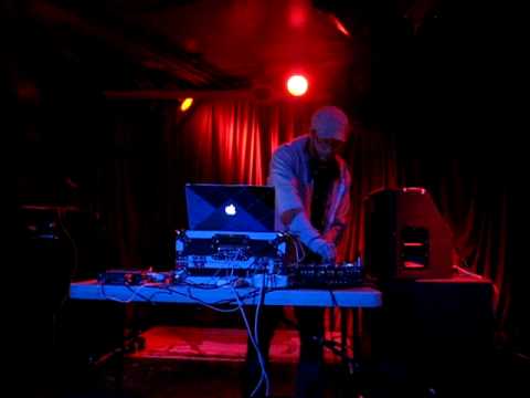 The Hood Internet - Eve vs Radiohead "Tambourine Reckoning" (live @ Chop Suey, Seattle 3-30-10)